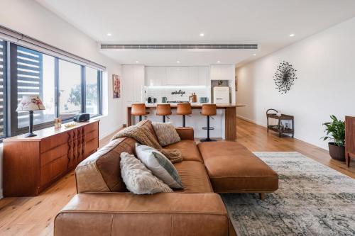 Portarlington Apartment | 104 Portarlington Esplanade 2 bedroom, 2 bathroom apartment Parking Walk to the beach and shops Elevator access