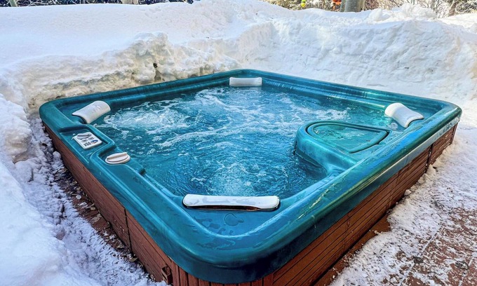 Sun Valley House | #104 Private Hot Tub, 2 car garage, abundant parking, Elkhorn Amenities