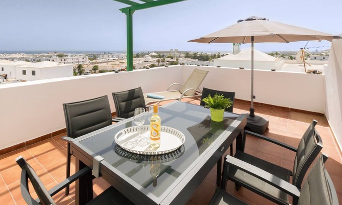 Costa Teguise Apartment | 105 m² Apartment ∙ 2 bedrooms ∙ 4 guests