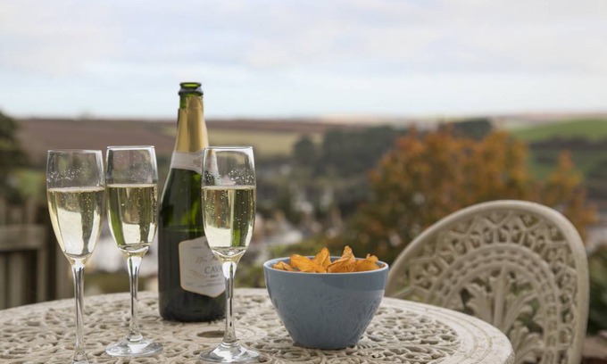 Salcombe Cottage | 105 m² Cottage ∙ 2 bedrooms ∙ 4 guests