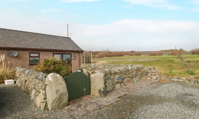 Holyhead Cottage | 105 m² Cottage ∙ 2 bedrooms ∙ 4 guests