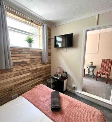 Sketty House | 106 Brynmill - Room 3