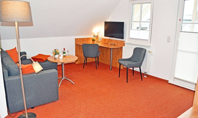 Gohren House | 108 2-raum-suite mit Balkon - Hotel Sonnenklahr mit Pool