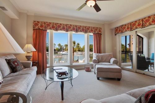 Shelter Cove House | 109 Main Sail