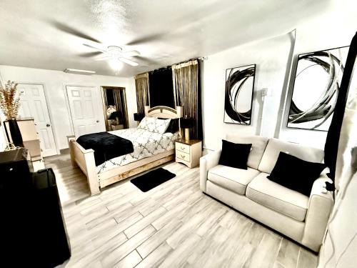 Bryant Apartment | # 11 Cozy Mini House by the Lake