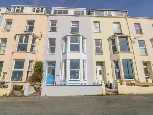 Criccieth House | 11 Marine Terrace