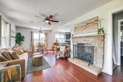 Somerset House | 11 Mi to Lake Rural Family Getaway with Fire Pit!