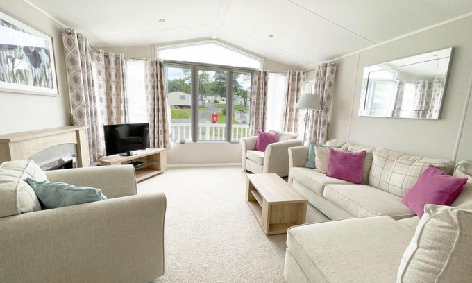 Newquay House | 11 Porth Valley Retreat
