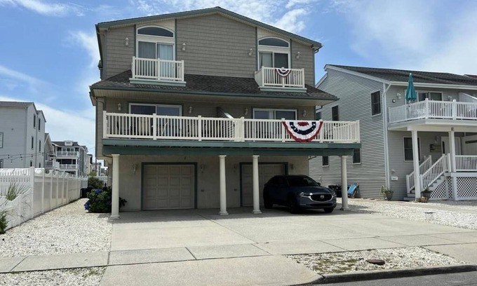 Townsend's Inlet Condo | 110 70th St, Unit:East