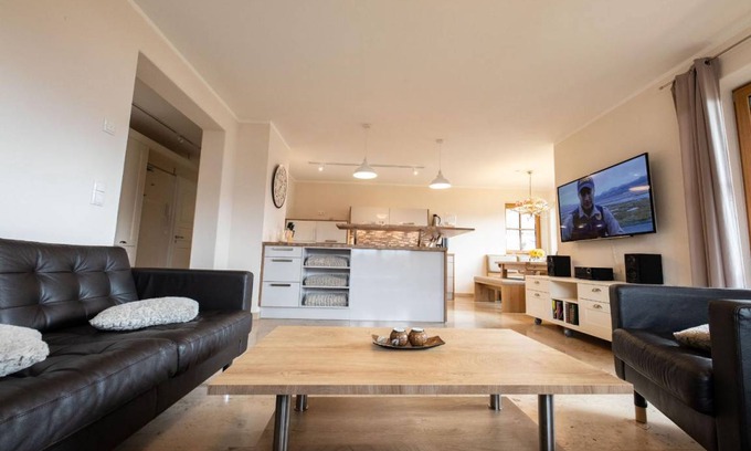 Farchant Apartment | 110 m² Apartment ∙ 3 bedrooms ∙ 6 guests