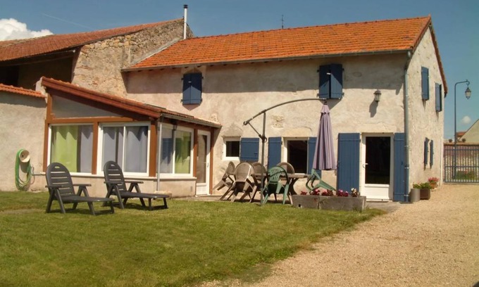 Poezat House | 110 m² House ∙ 3 bedrooms ∙ 6 guests
