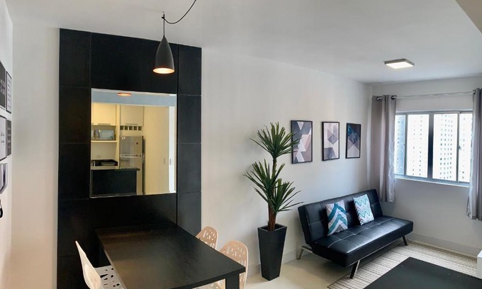 Bigorrilho Apartment | 1103- Apartamento Encantador, amplo e decorado, mobiliario moderno, cozinha completa com utensílios , Excelente vista da cidade e localização privelegiada no bairro Bigorrilho