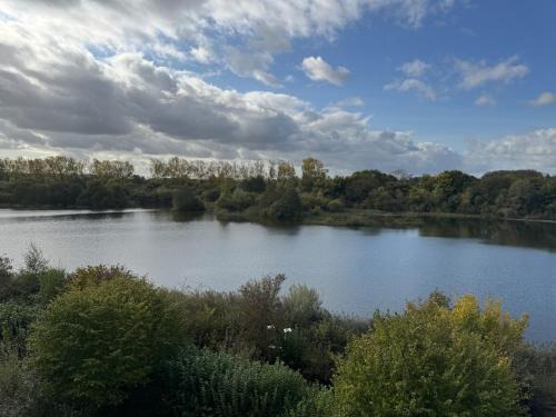 Cirencester Villa | 118 Lower Mill Estate - Sleeps 12 Villa with Lake Views