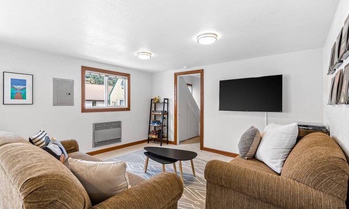 Bayview Boat Rental | 119 m² Boat ∙ 3 bedrooms ∙ 8 guests