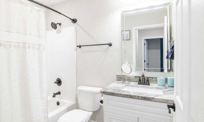 Florida Panhandle House | 11th Ave country Sage Cottage