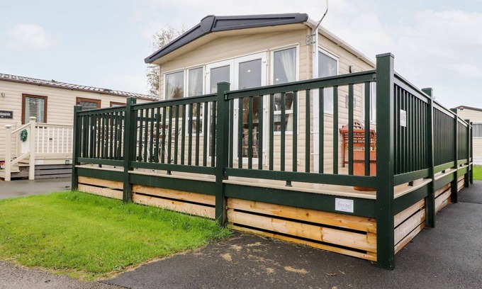 Heysham Cottage | 12 BROUGHTON PARK - SANCTUARY, family friendly, with pool in Heysham