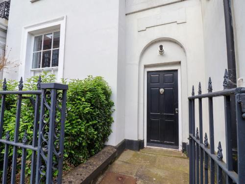 Beverley House | 12 Cross Street