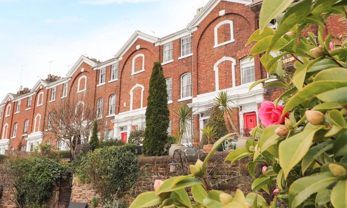 Chester Cottage | 12 DEVA TERRACE, family friendly, with open fire in Chester