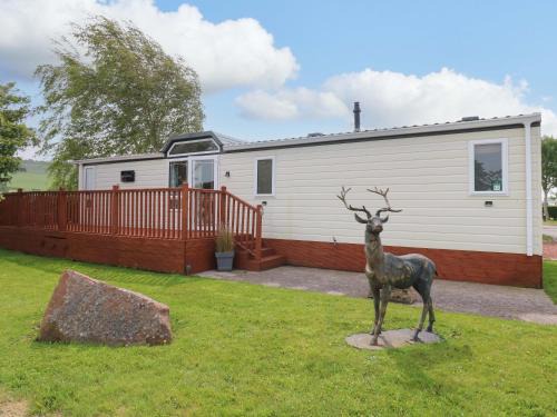 Welton House | 12 Field View