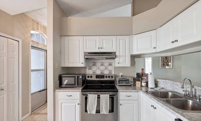 Winter Haven House | 12 Guests 146 Legoland Sherman Bok Eagle Lake