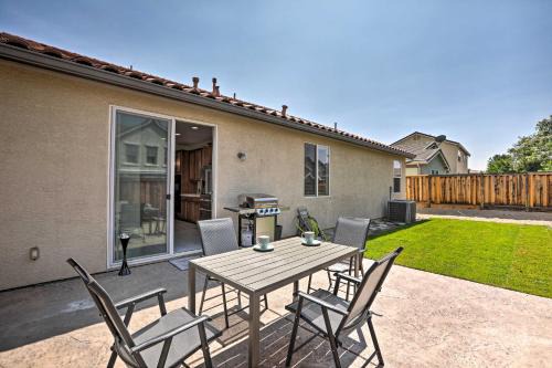Reno House | 12 Mi to Riverwalk District Quiet Reno Retreat