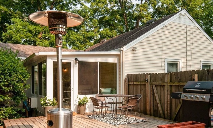 Woodbine House | 12 Minutes from Downtown Nashville 3B/1B Fully Furnished