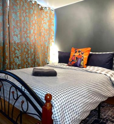 Havering Park Apartment | 12 Penn Gardens - Apart 1