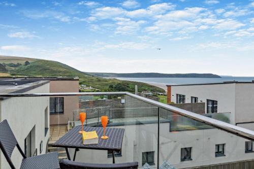 Mortehoe Apartment | 12 Putsborough - Luxury Apartment at Byron Woolacombe, only 4 minute walk to Woolacombe Beach!