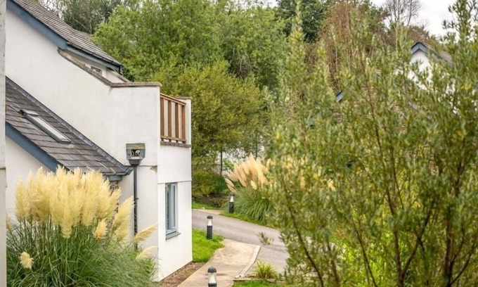 Carnon Downs Cottage | 12 Villa Gallery - a cottage that sleeps 4 guests in 2 bedrooms