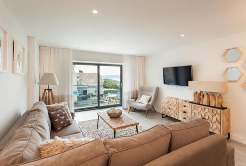 Mortehoe Apartment | 12 Woolacombe East - Luxury Apartment at Byron Woolacombe, only 4 minute walk to Woolacombe Beach!