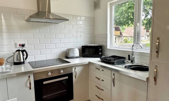 Saint Breward Villa | 120 Hengar Manor Cozy Villa - Onsite Indoor Poolnn