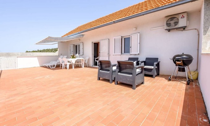 Rogoznica Apartment | 120 m² Apartment ∙ 1 bedroom ∙ 4 guests