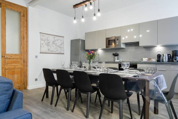 Prefecture Apartment | 120 m² Apartment ∙ 4 bedrooms ∙ 6 guests