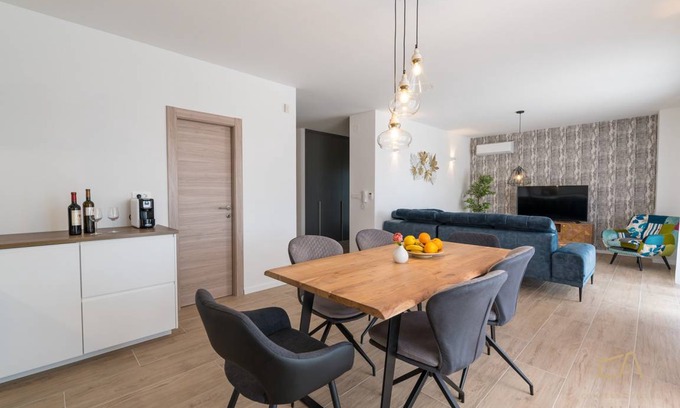 Sveti Vid-Miholjice Apartment | 120 m² Apartment ∙ 3 bedrooms ∙ 6 guests