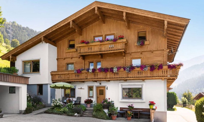 Zell am See Villa | 120 m² Villa ∙ 4 bedrooms ∙ 9 guests