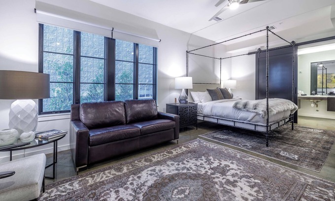 Midtown Hotel | 121 Hotel by AvantStay | Chic & Modern Superior Suite In Ideal Nashville!