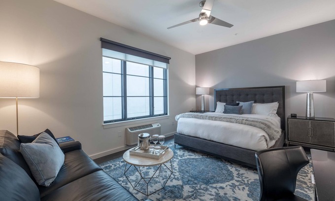 West End House | 121 Hotel by AvantStay | Chic & Modern Superior Suite In Ideal Nashville!