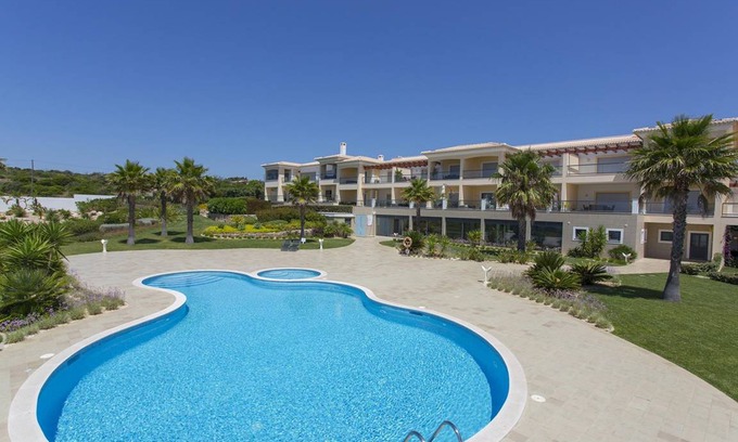 Porto de Mos Apartment | 125 m² Apartment ∙ 2 bedrooms ∙ 6 guests