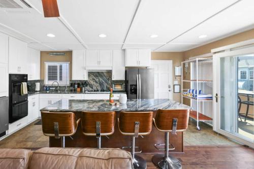 Balboa Island House | 128 Agate
