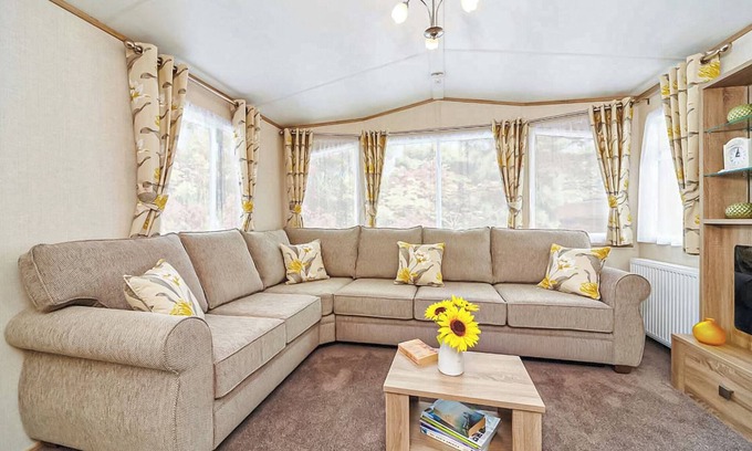 Wigton House | 12ft-wide caravan with one double and two twin.