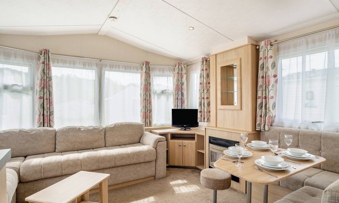 Bridport House | 12ft-wide luxury caravan with one double and one twin.