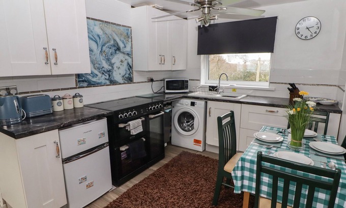 Scurlage Cottage | 13 Gower Holiday Village