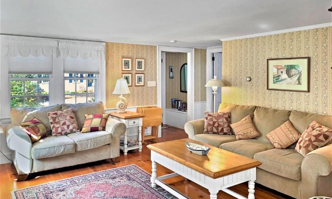 Harwich Port House | 13 Lincoln Village Harwich Port Cape Cod - - Cap'n Eri