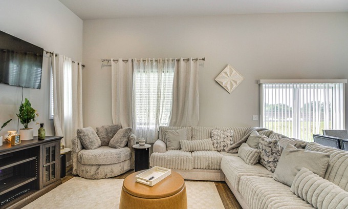 Horace House | 13 Mi to Dtwn Fargo: North Dakota Family Home!