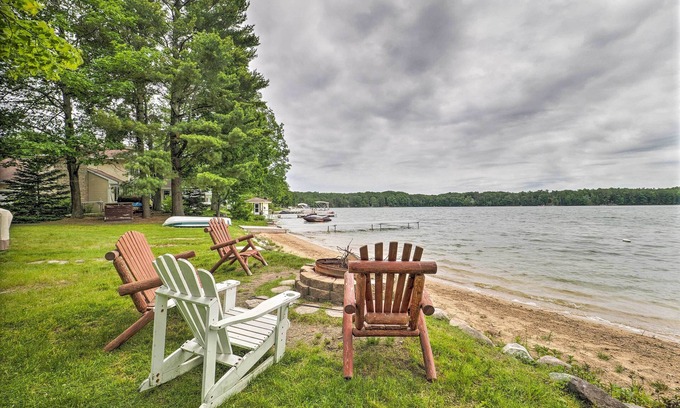 Mayfield Cottage | 13 Mi to Dtwn: Lakefront Cottage w/Dock