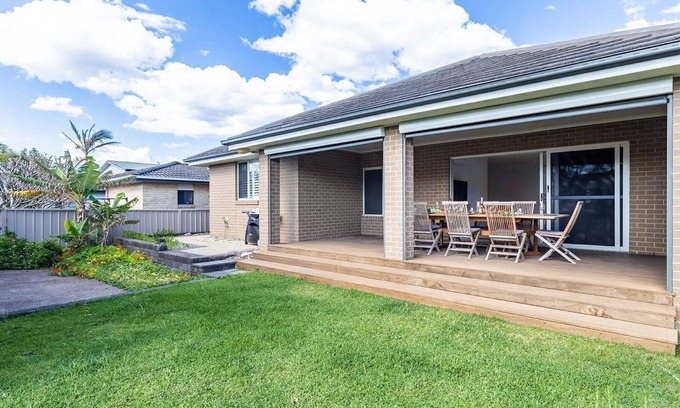 Anna Bay House | 13 Morna Point Rd - pet friendly , boat parking house on one level