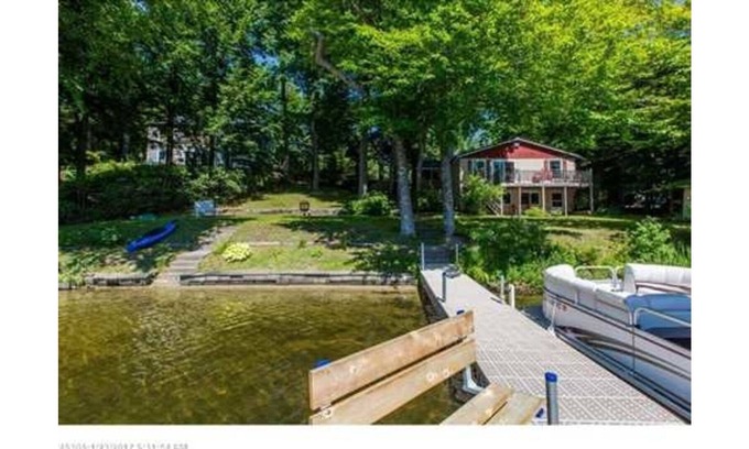 Monmouth House | 130' Of Waterfront On Lake Cobbosseecontee