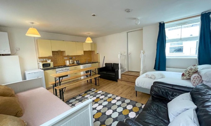 Kilburn Apartment | 134 Kilburn road apartment