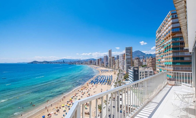 Benidorm Apartment | 135 m² Apartment ∙ 2 bedrooms ∙ 6 guests