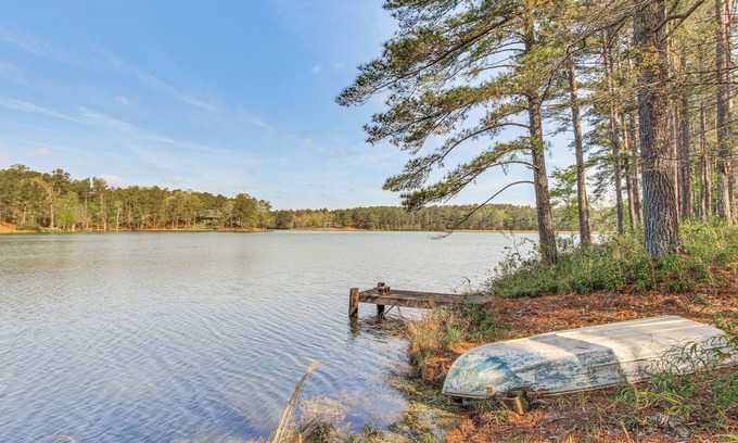 Batesburg House | 136 Private Acres: Lakefront Aiken County Home!